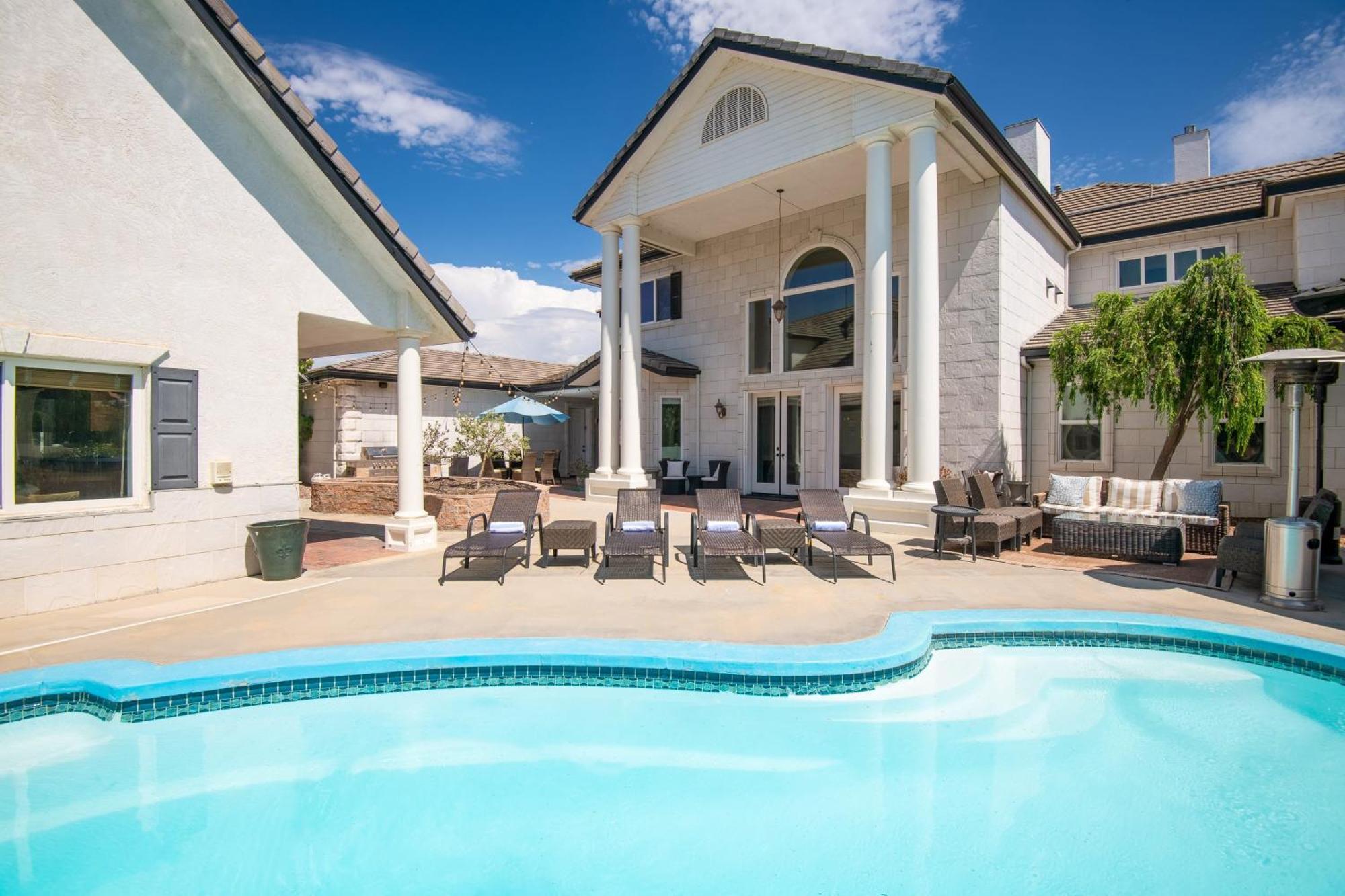 Grand Contento By Avantstay Extraordinary Estate W Pool Hot Tub Movie Room Temecula Exterior foto
